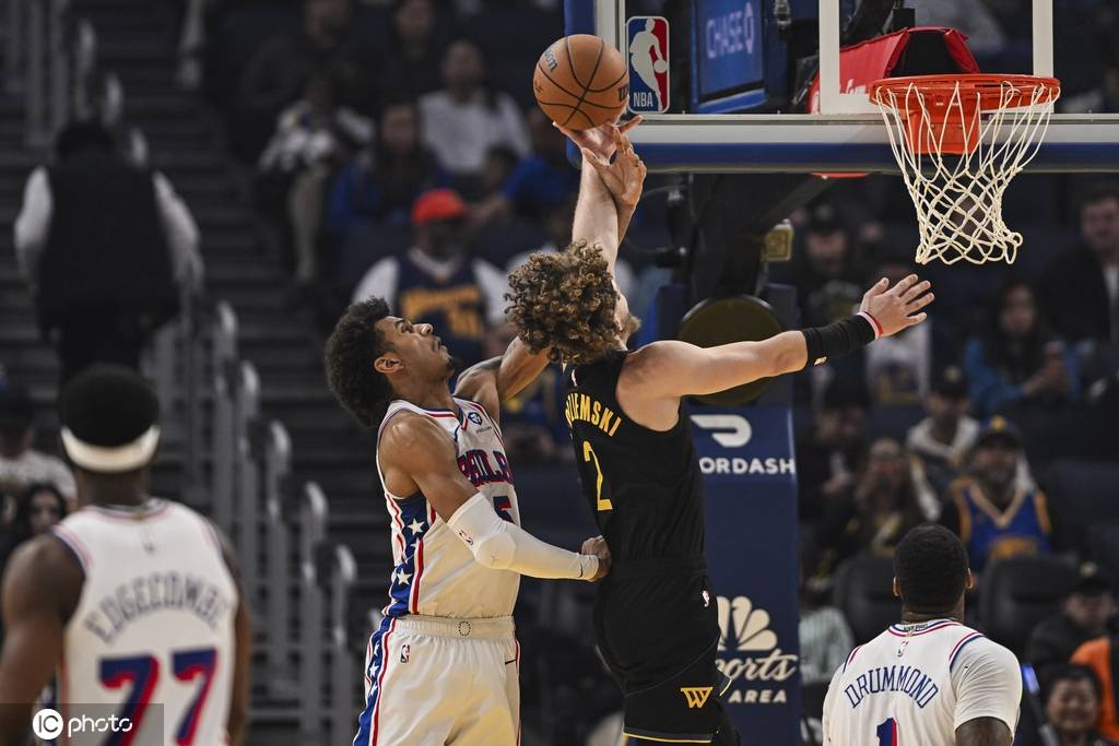 埃奇库姆25+7+7 76人战胜勇士砍下5连胜